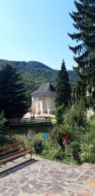 Die kleinere Kirche von oben gesehen